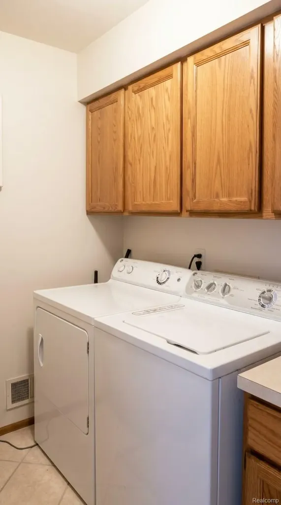 37860 N Laurel Park Drive Livonia City MI 48152