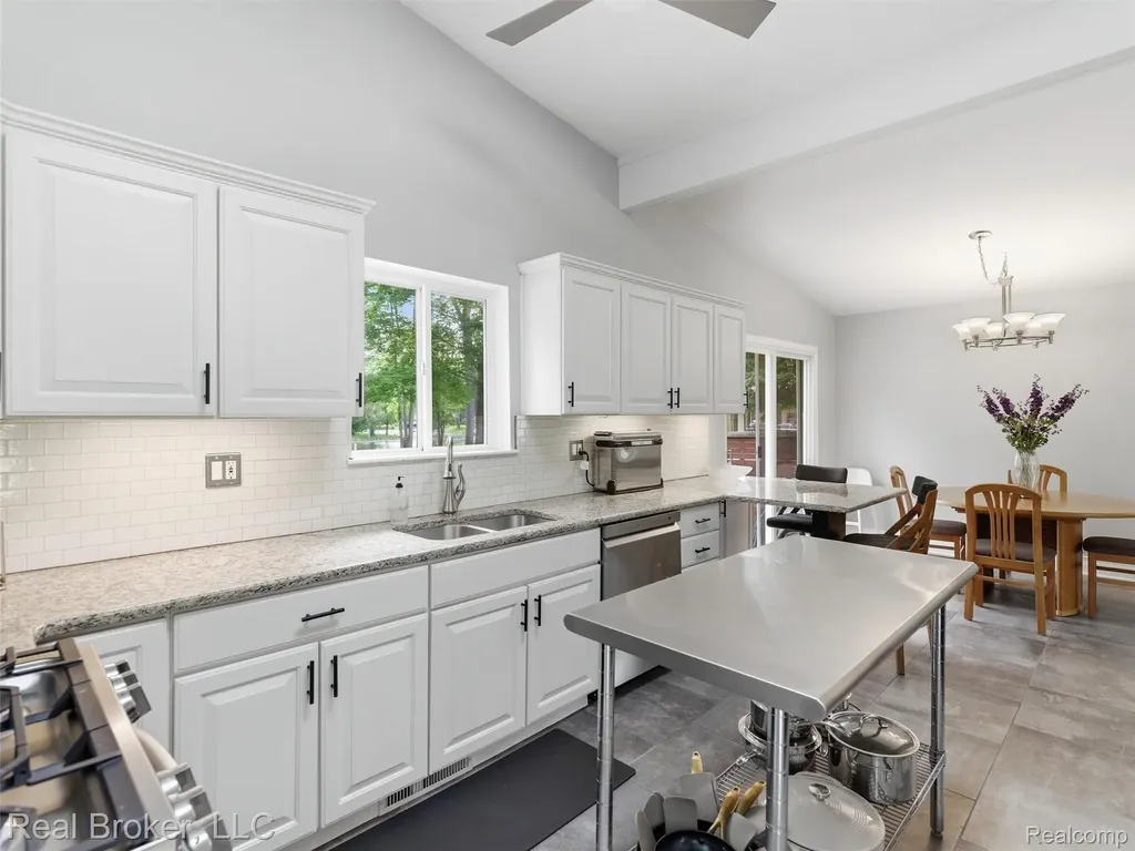 7514 Capri Drive White Lake Charter Township MI 48383
