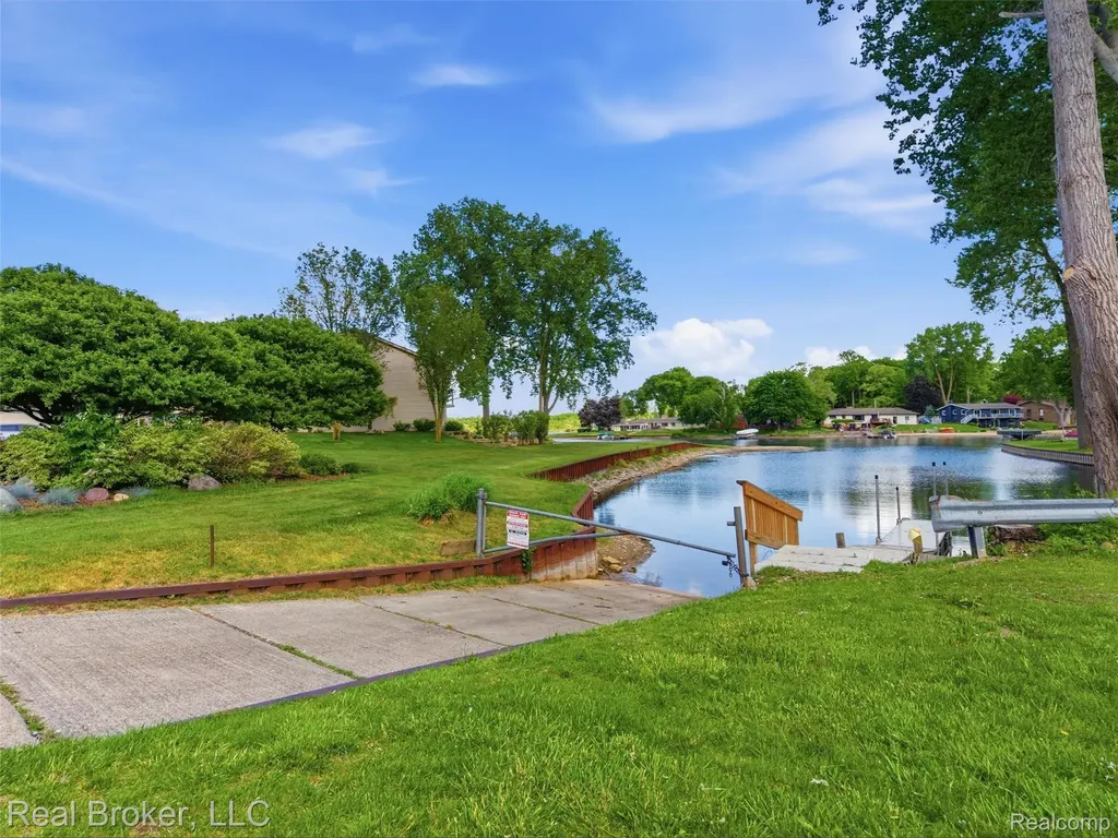7514 Capri Drive White Lake Charter Township MI 48383
