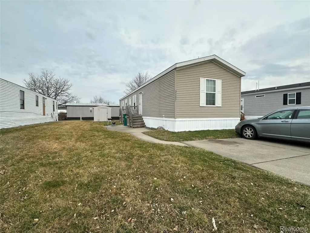 37789 Joplin Drive Clinton Charter Township MI 48036