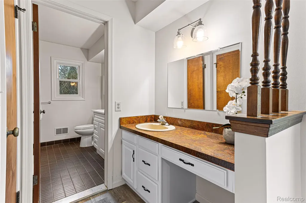 3755 Tremont Lane Ann Arbor City MI 48105