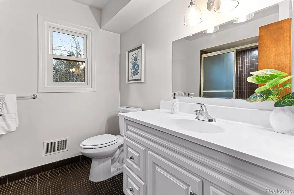 3755 Tremont Lane Ann Arbor City MI 48105