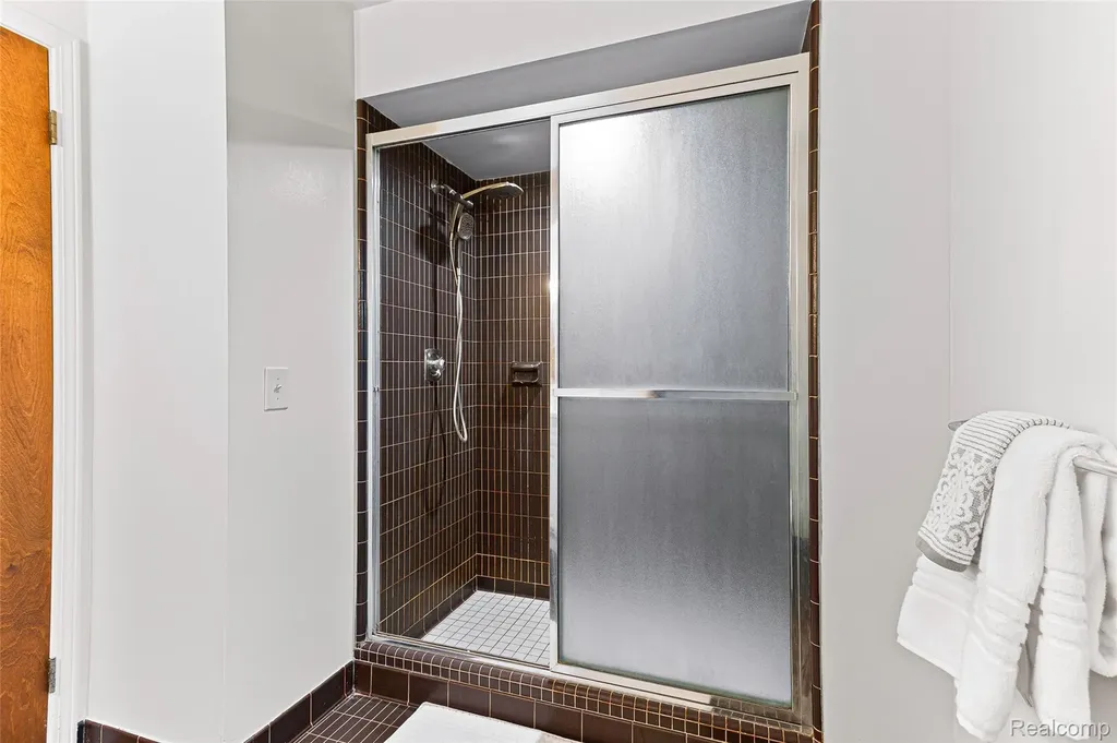 3755 Tremont Lane Ann Arbor City MI 48105