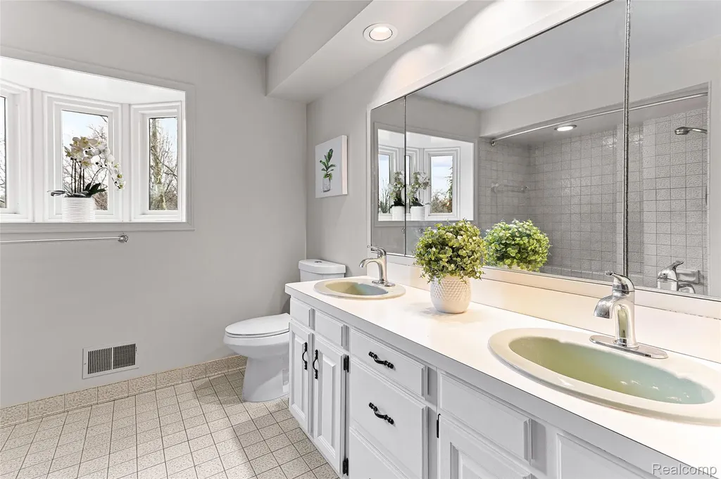 3755 Tremont Lane Ann Arbor City MI 48105