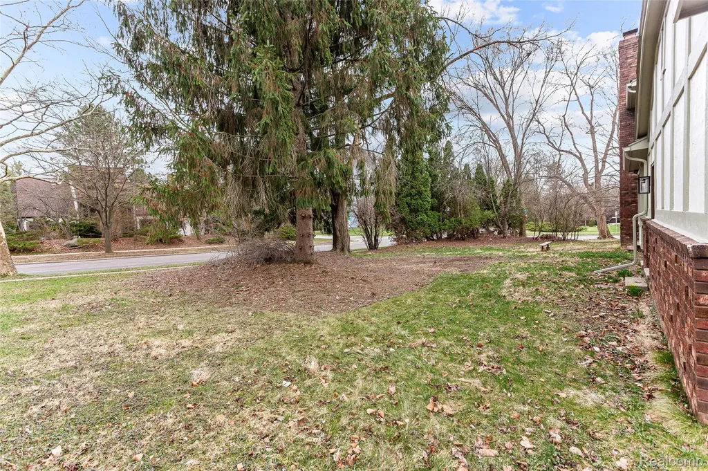 3755 Tremont Lane Ann Arbor City MI 48105