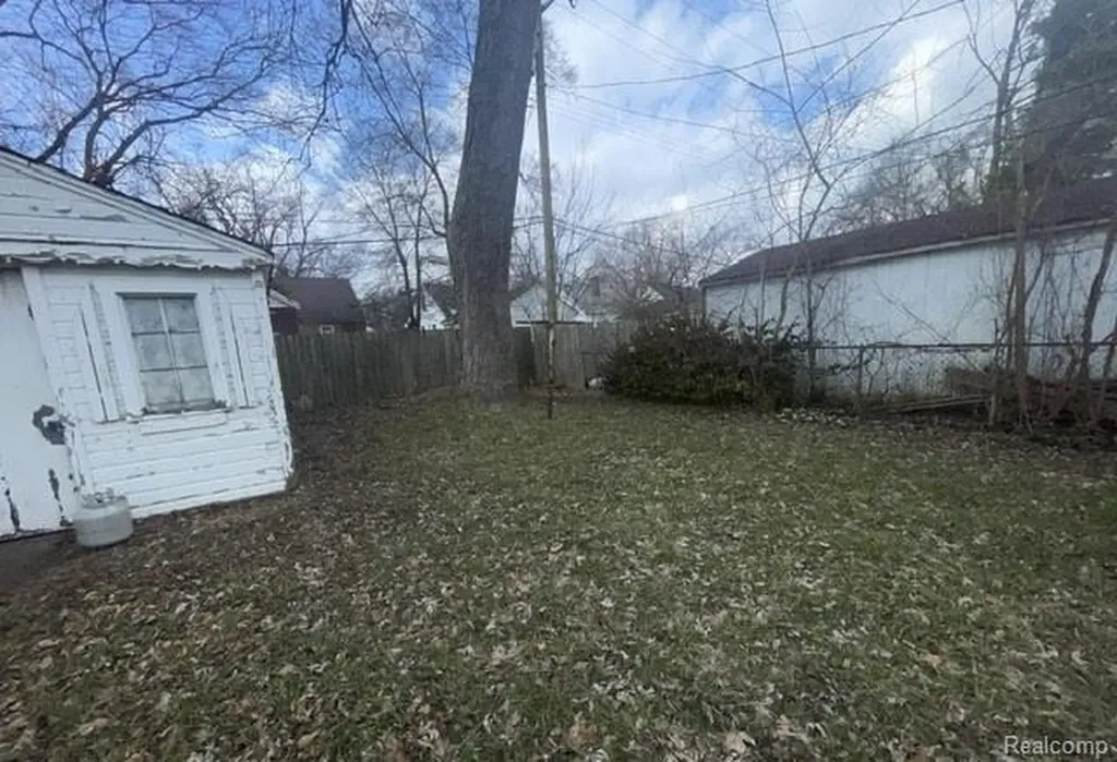 20043 Goulburn Avenue Detroit City MI 48205