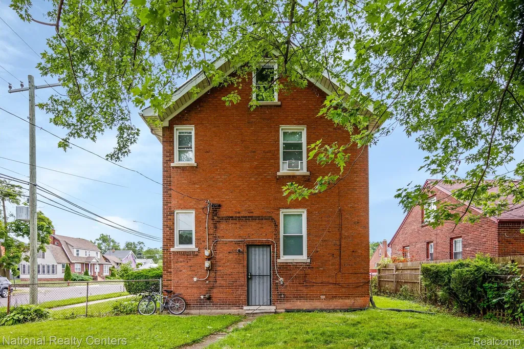 295 Eastlawn Street Detroit City MI 48215
