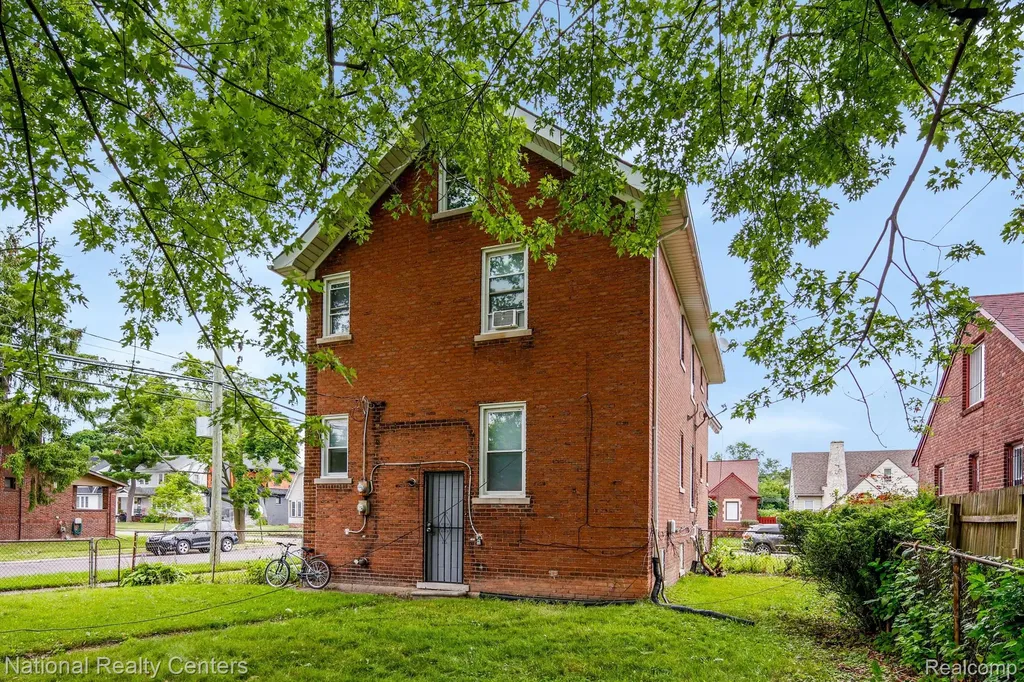 295 Eastlawn Street Detroit City MI 48215
