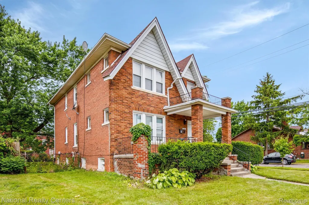 295 Eastlawn Street Detroit City MI 48215