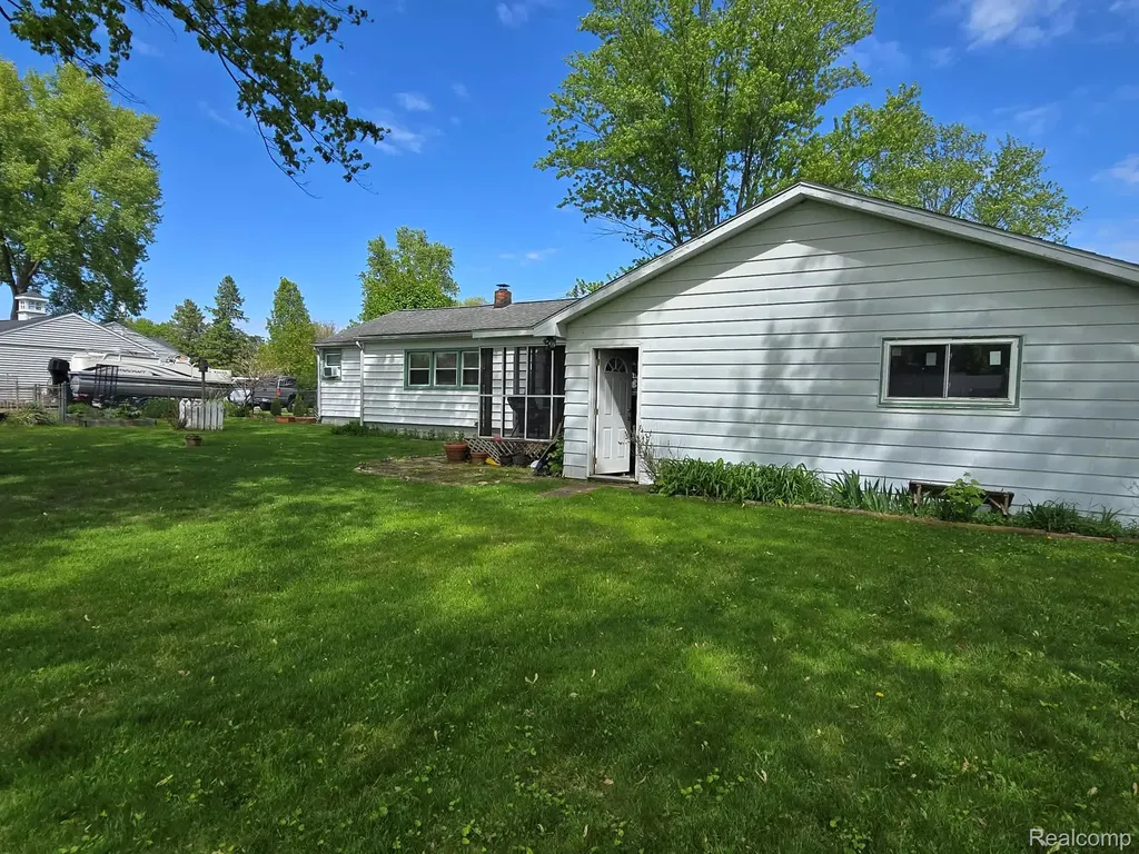 11421 Wing Drive Vienna Charter Township MI 48420