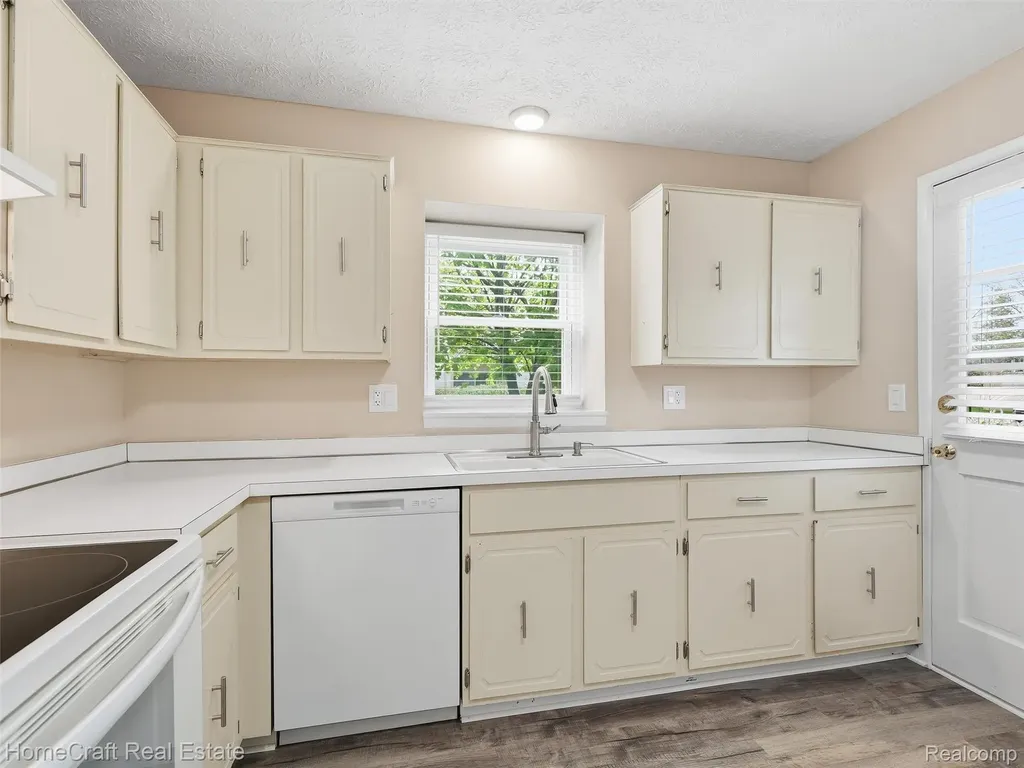 27920 Berrywood Lane Farmington Hills City MI 48334