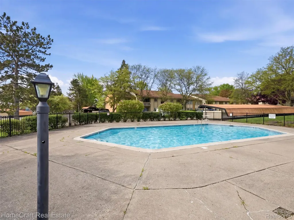 27920 Berrywood Lane Farmington Hills City MI 48334