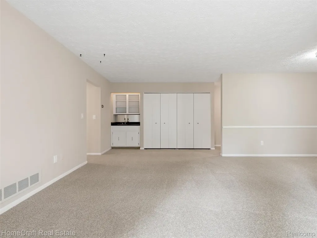 27920 Berrywood Lane Farmington Hills City MI 48334