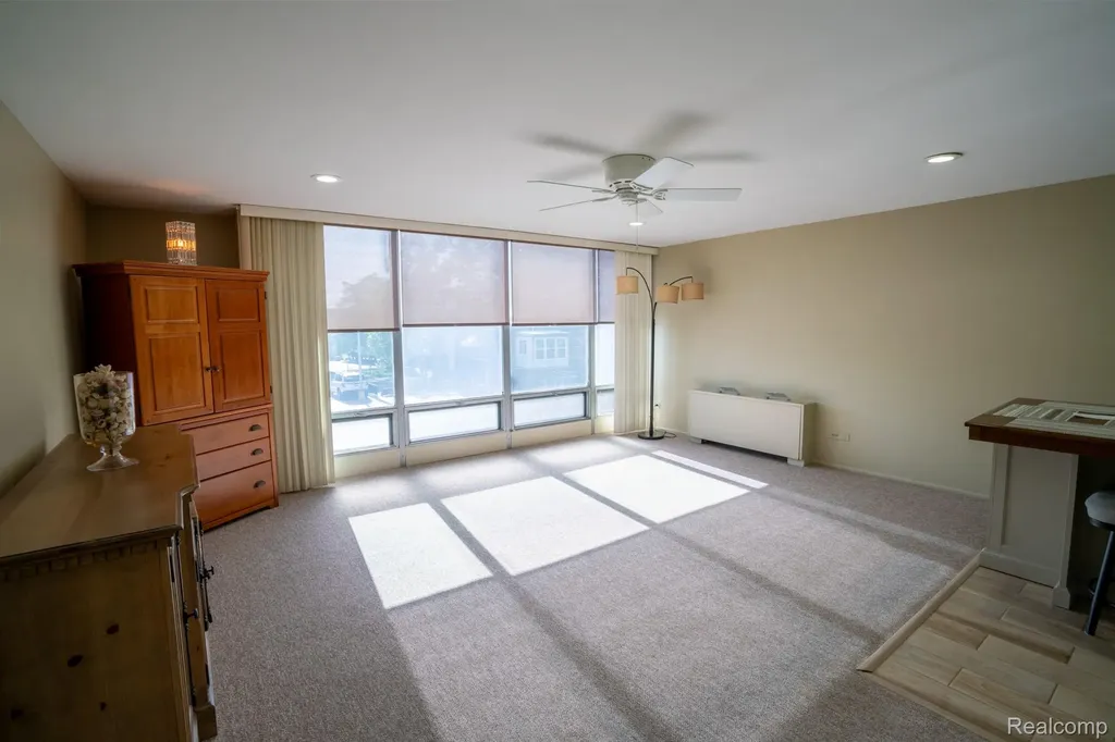 20 Chestnut Street Wyandotte City MI 48192