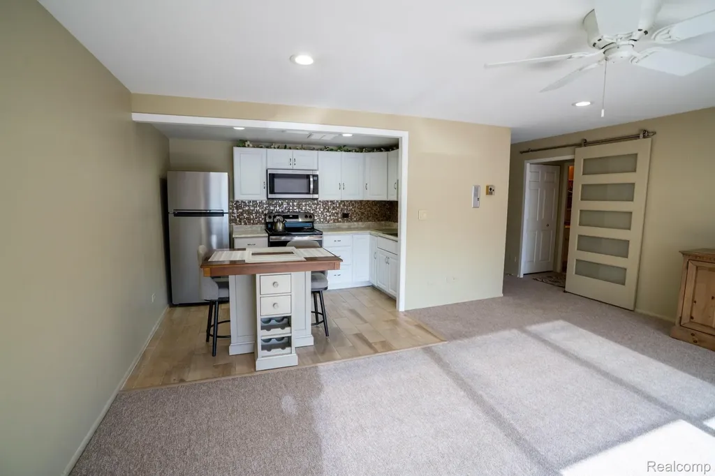 20 Chestnut Street Wyandotte City MI 48192