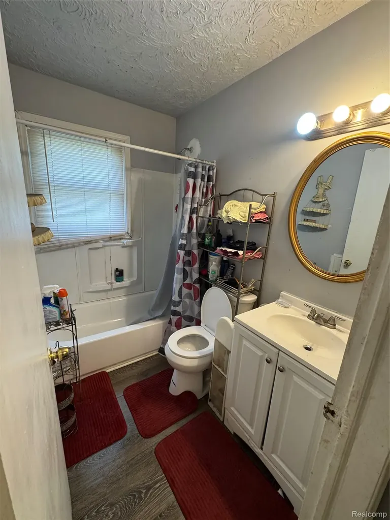 8247 Heyden Street Detroit City MI 48228
