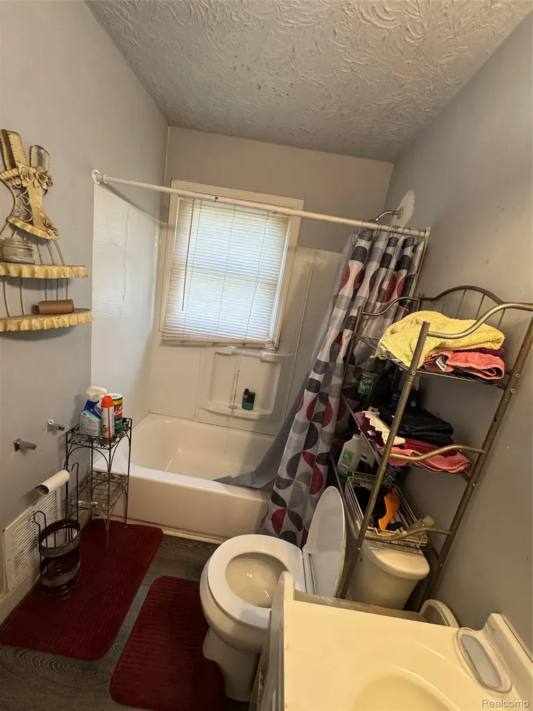 8247 Heyden Street Detroit City MI 48228