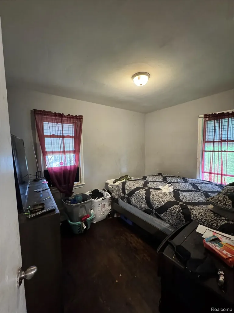 8247 Heyden Street Detroit City MI 48228