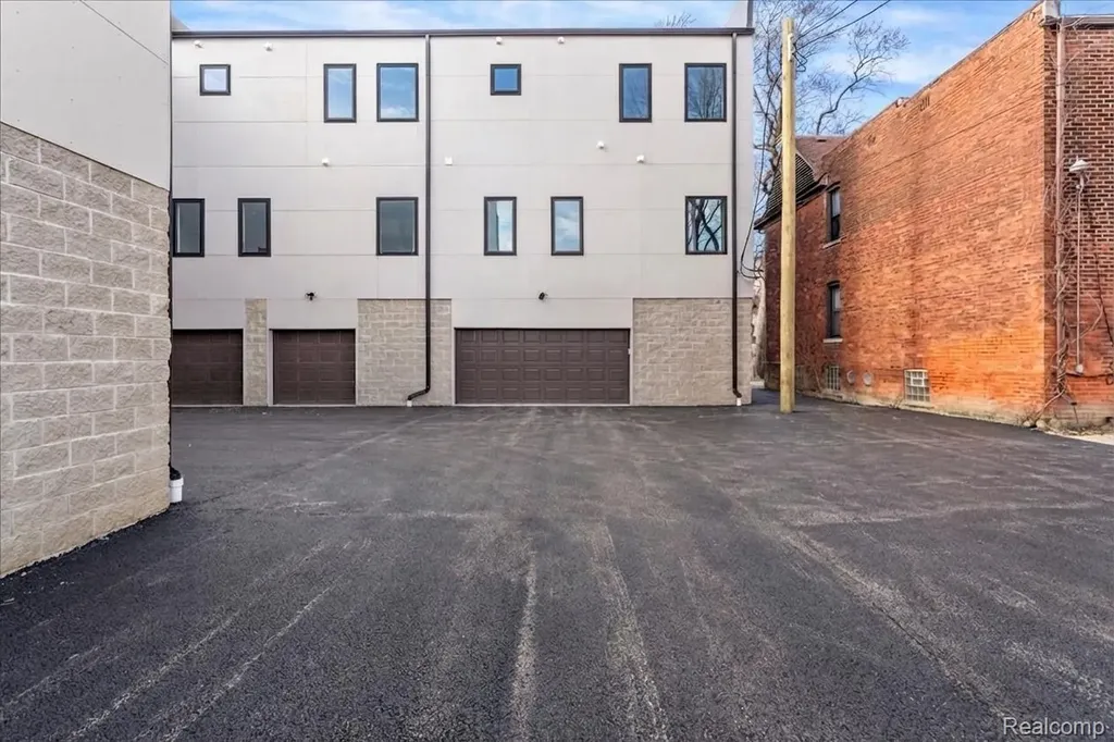 8744 Second Avenue Detroit City MI 48202