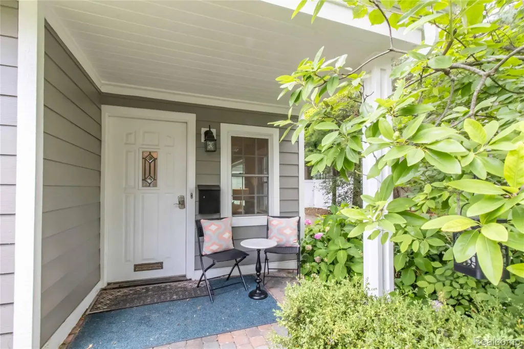 1834 Fairview Street Birmingham City MI 48009