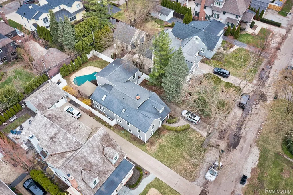 1834 Fairview Street Birmingham City MI 48009