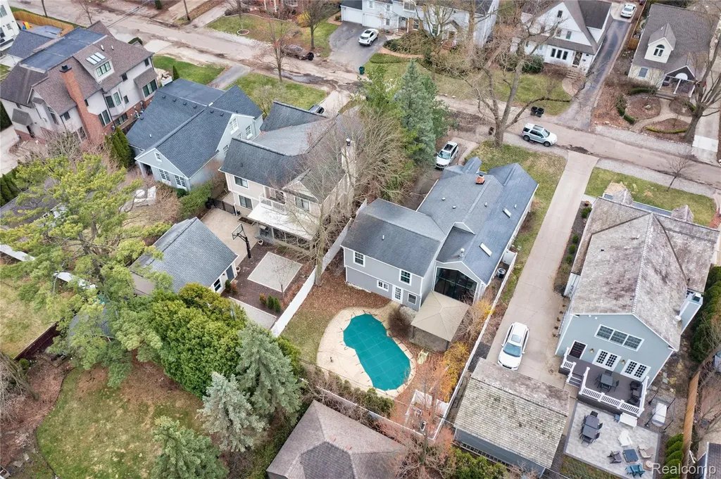 1834 Fairview Street Birmingham City MI 48009