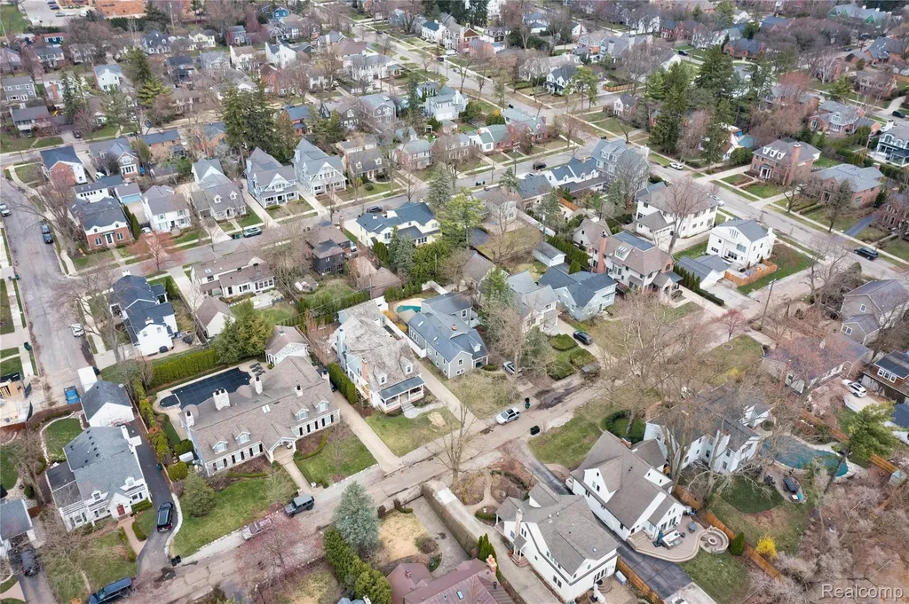 1834 Fairview Street Birmingham City MI 48009