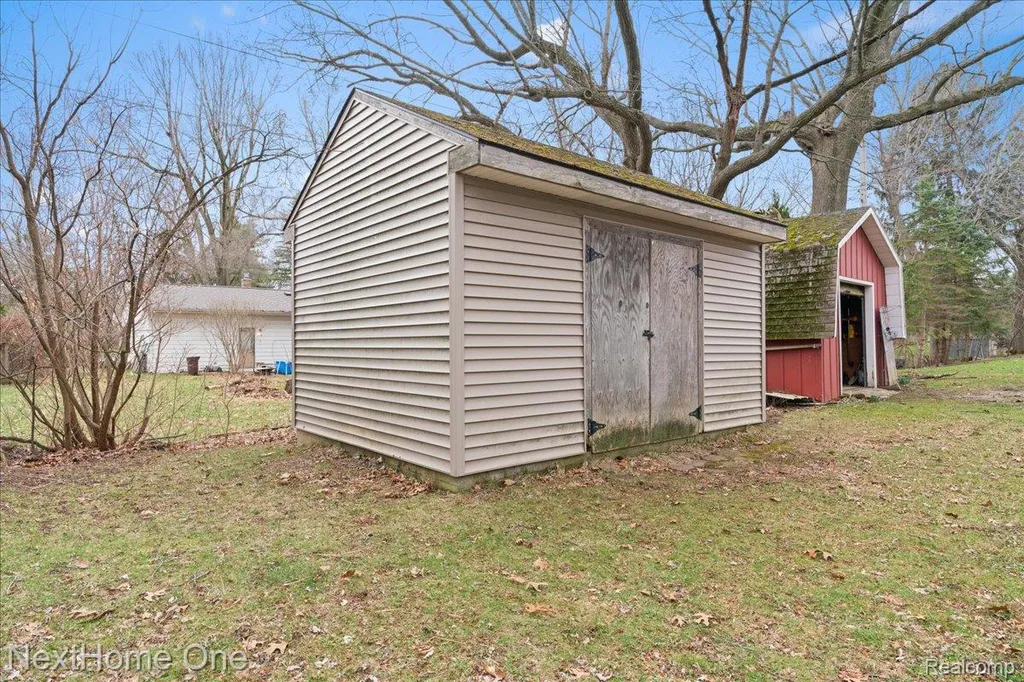 1014 S Adelaide Street Fenton City MI 48430