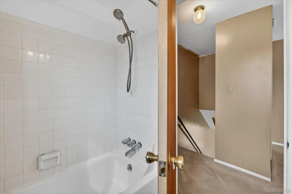 20814 Hunt Drive Roseville City MI 48066