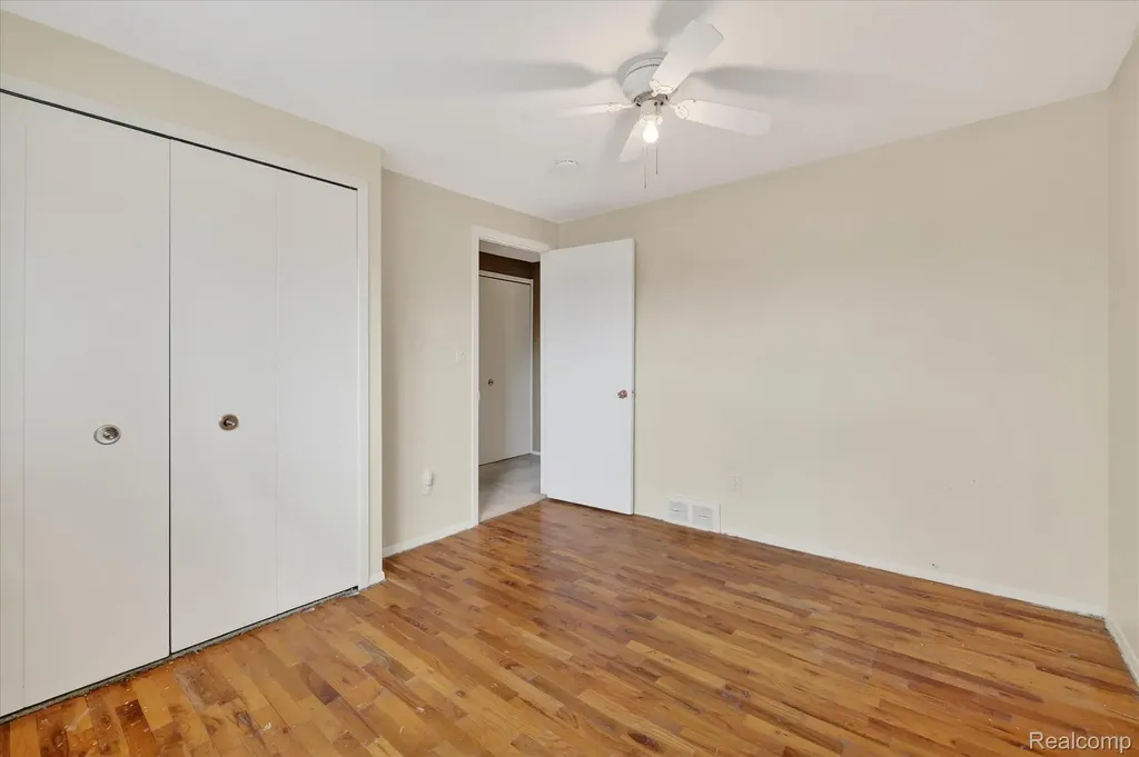 20814 Hunt Drive Roseville City MI 48066