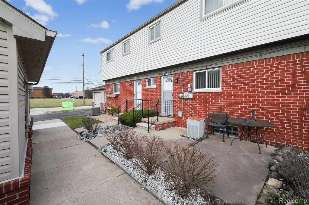 20814 Hunt Drive Roseville City MI 48066