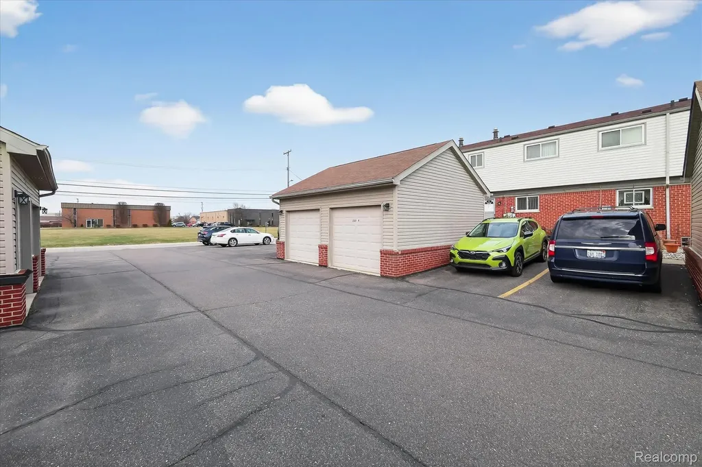 20814 Hunt Drive Roseville City MI 48066