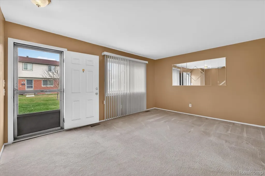 20814 Hunt Drive Roseville City MI 48066