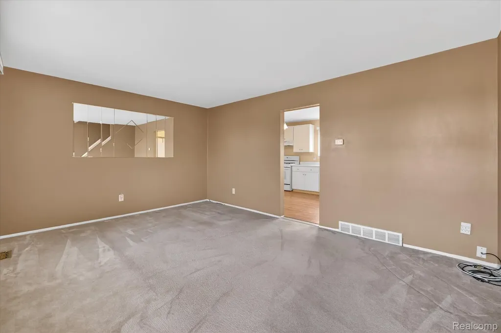20814 Hunt Drive Roseville City MI 48066