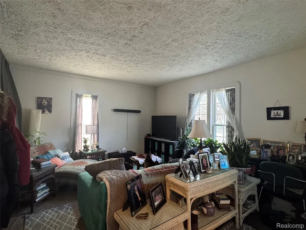 744 E Sibley Street Howell City MI 48843