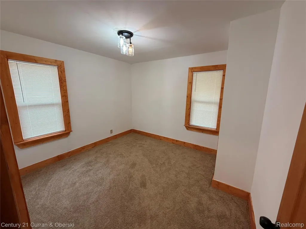 10008 Manor Street Detroit City MI 48204
