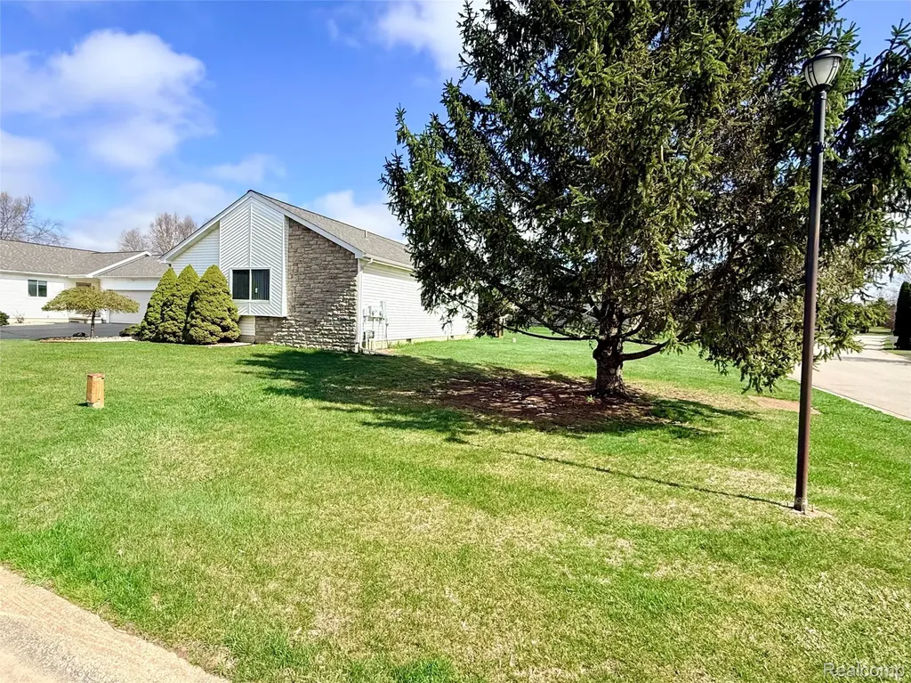 7192 Hawthorne Circle Atlas Township MI 48438