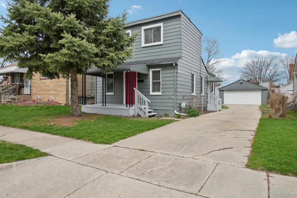 8619 Lozier Avenue Warren City MI 48089