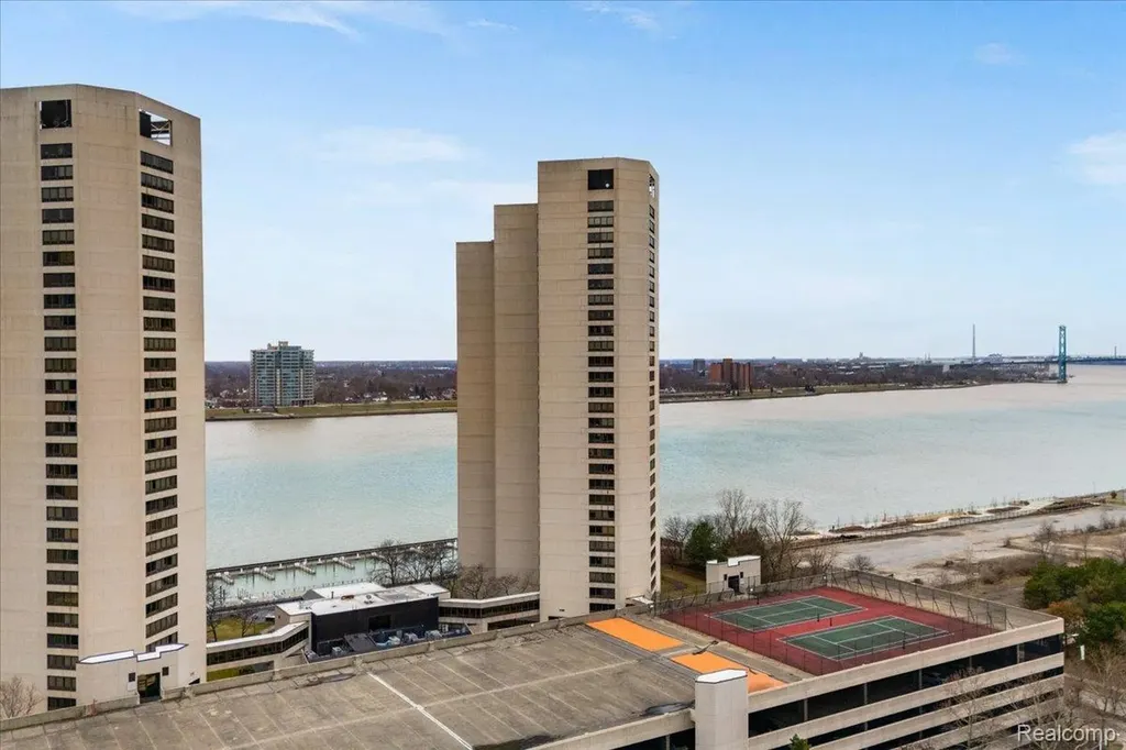 1001 W Jefferson Avenue Detroit City MI 48226