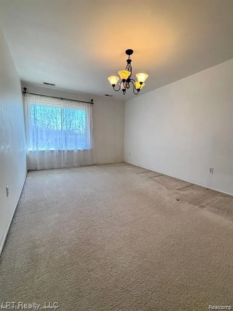 4973 E 10 Mile Road Warren City MI 48091