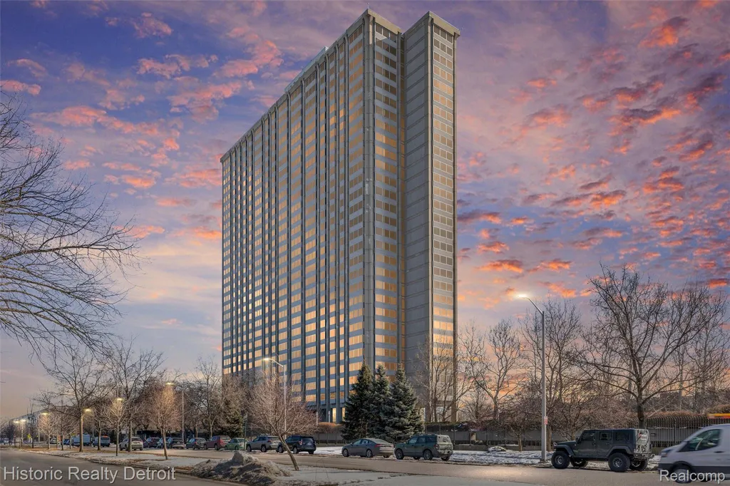 1300 E Lafayette Detroit City MI 48207