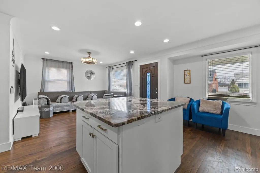 15551 Warwick Avenue Allen Park City MI 48101