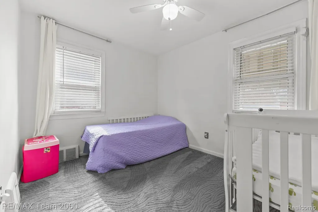 15551 Warwick Avenue Allen Park City MI 48101