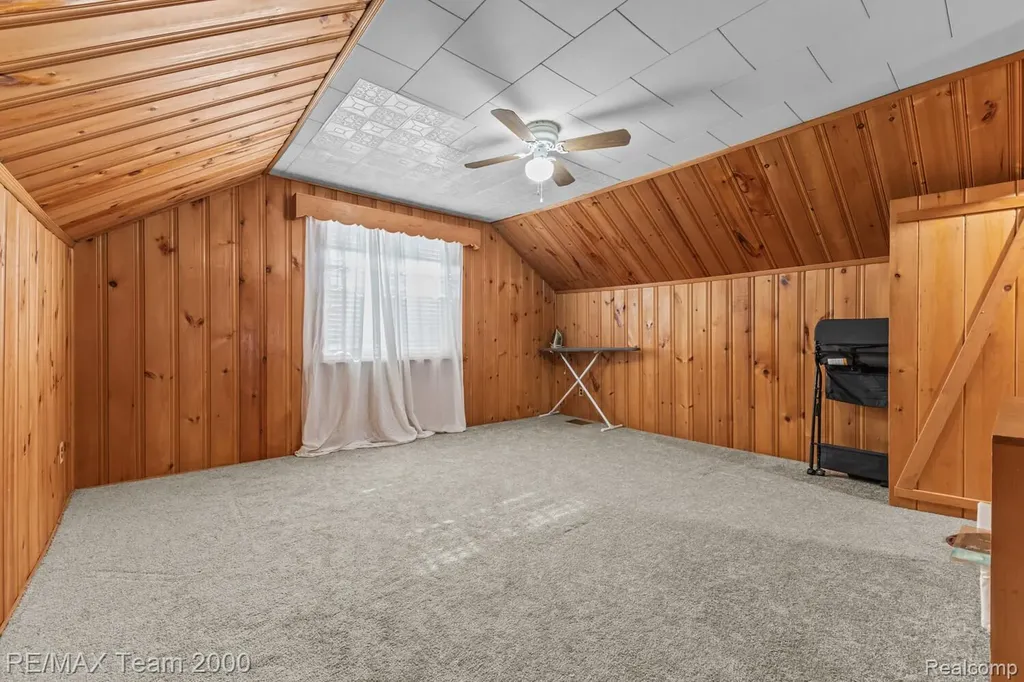 15551 Warwick Avenue Allen Park City MI 48101