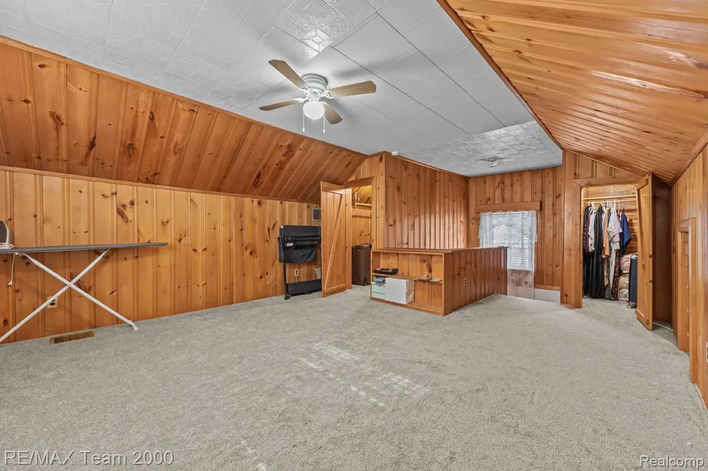 15551 Warwick Avenue Allen Park City MI 48101