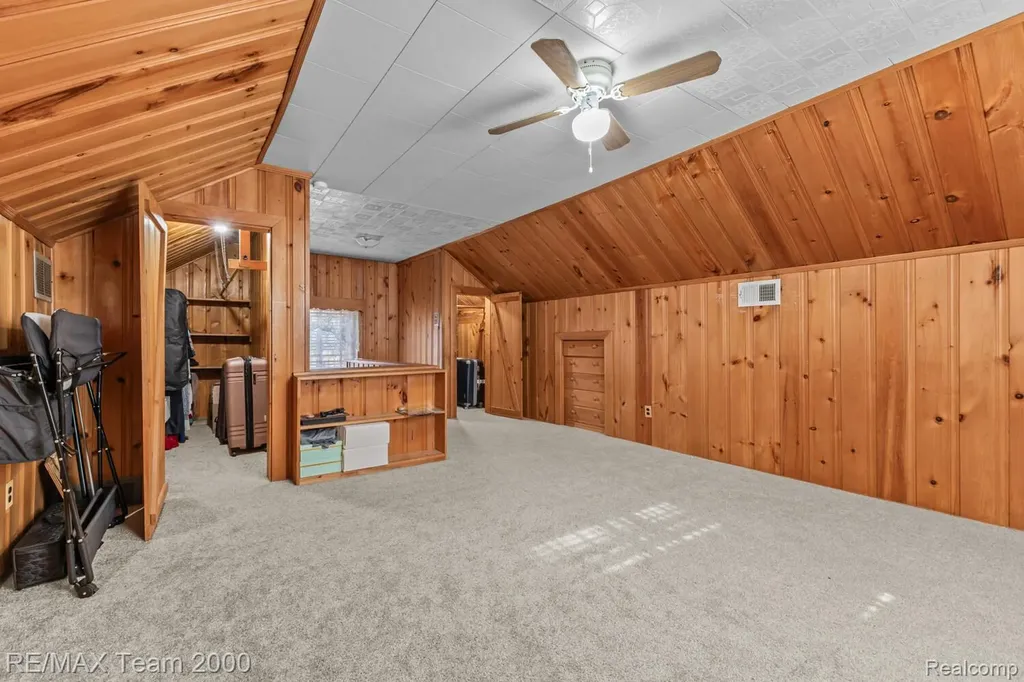 15551 Warwick Avenue Allen Park City MI 48101