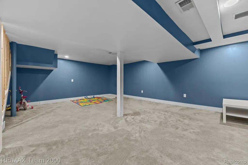 15551 Warwick Avenue Allen Park City MI 48101
