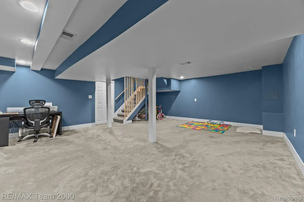 15551 Warwick Avenue Allen Park City MI 48101