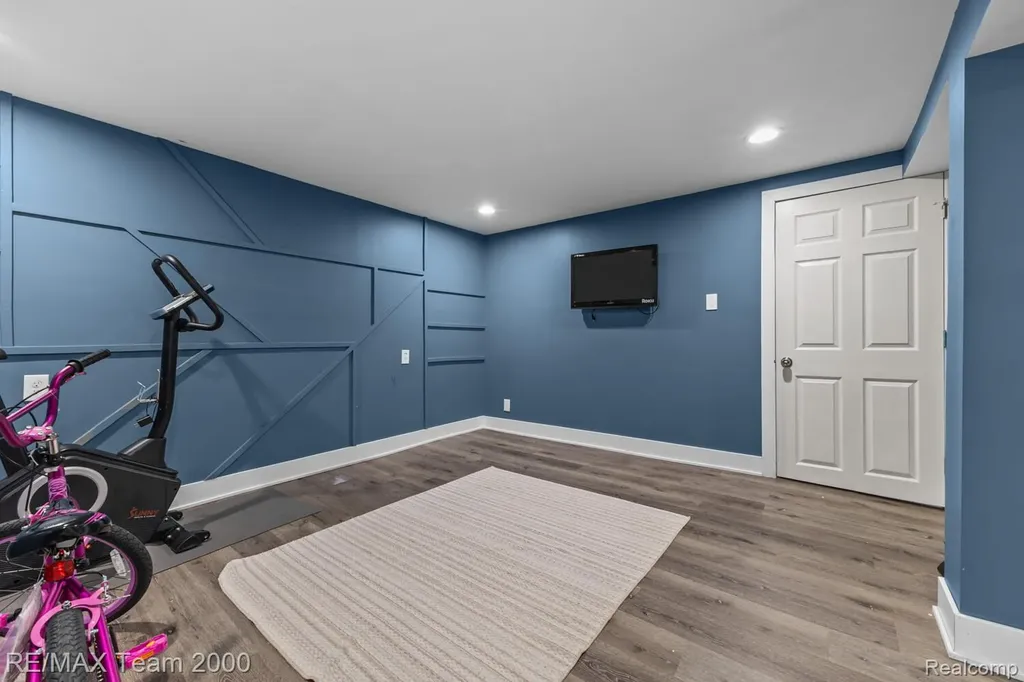 15551 Warwick Avenue Allen Park City MI 48101