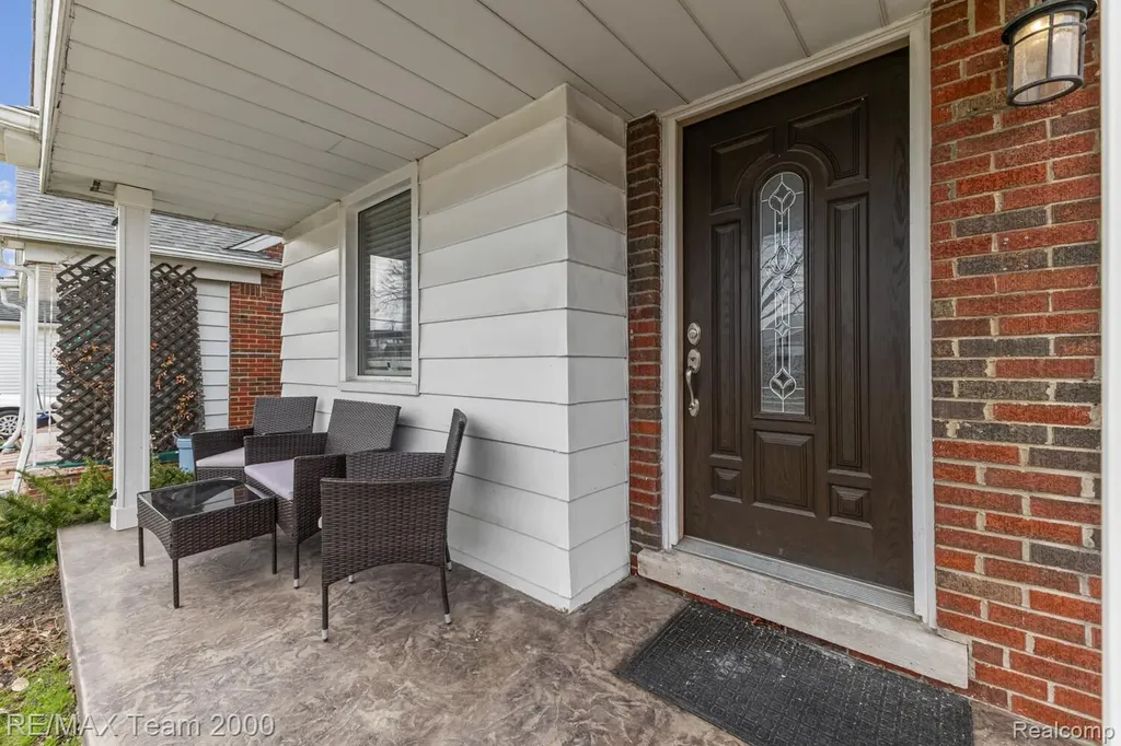 15551 Warwick Avenue Allen Park City MI 48101